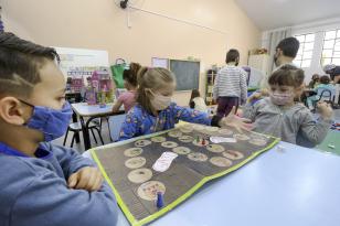 Estão abertas vagas para crianças na rede municipal de ensino de Curitiba