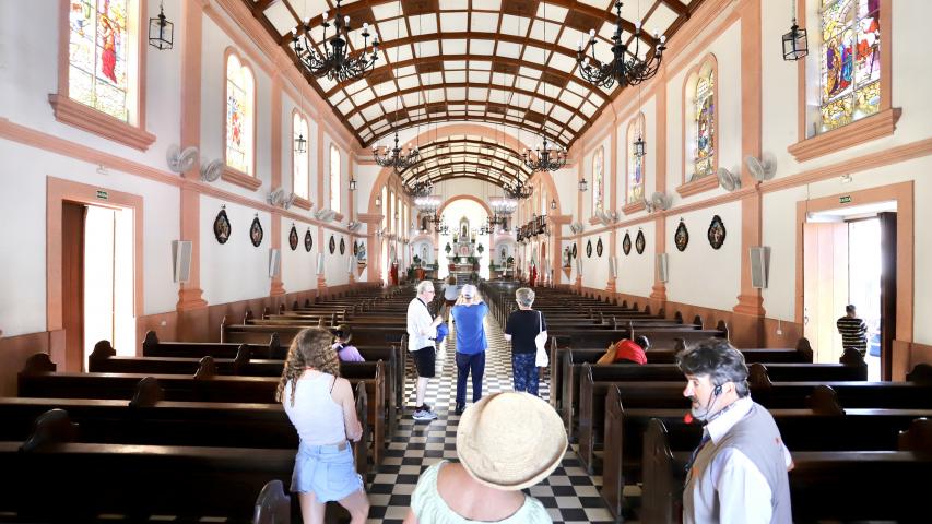 Catedral de Paranaguá faz campanha em busca de fotos antigas para acervo histórico