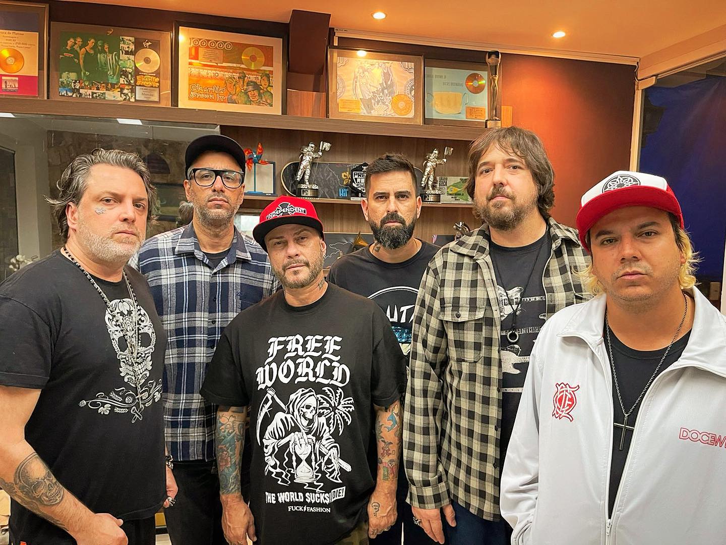 Em entrevista exclusiva, baterista do Charlie Brown Jr revela que ex