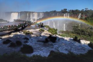 Passeios de barco na região das quedas das Cataratas do Iguaçu são retomados 