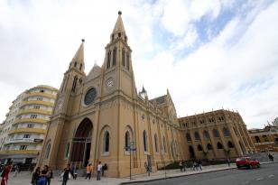 Catedral Basílica de Curitiba promove visitas guiadas gratuitas