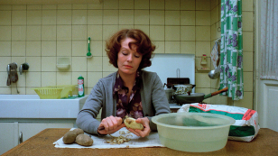 Cena de Jeanne Dielman, eleito "o melhor filme de todos os tempos". Foto: Divulgação