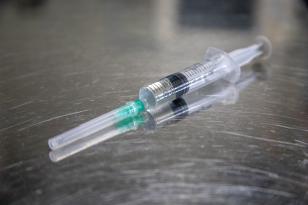Vacinas contra gripe e covid são liberadas para maiores de 18 anos