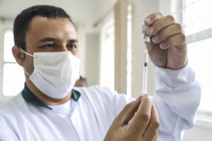 Unidades de saúde de Curitiba estendem horário de vacinação