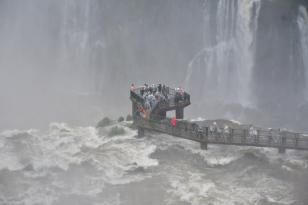 Vazão das Cataratas do Iguaçu é quatro vezes maior após chuvas