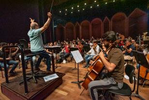 Orquestra Sinfônica do Paraná abre a temporada 2024 com obra de Heitor Villa-Lobos